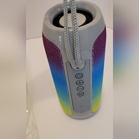 Runtz Men's Crew Socks 3 Pair One Size and Runtz Multi-Color Bluetooth Speaker - Picture 5 of 9